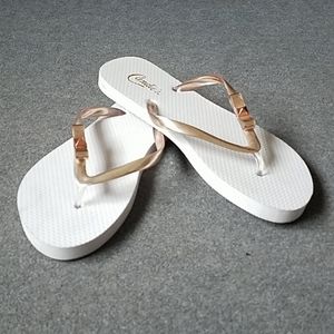 Candie's Flip flops